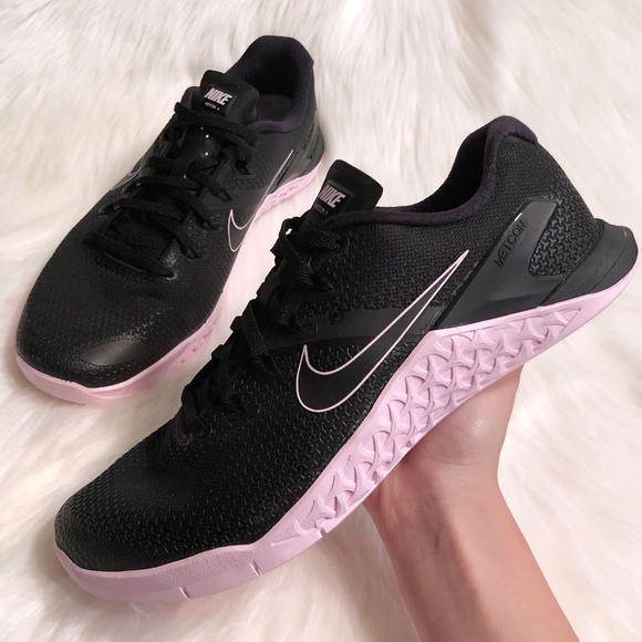 nike metcon 4 black pink